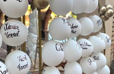 Globos gigantes para bodas al aire libre