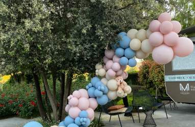 Arreglo de globos para revelación de género del bebé